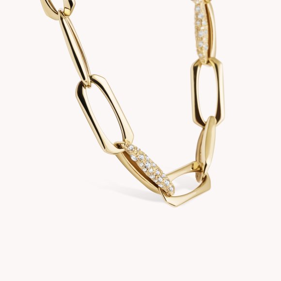 Zlatna ogrlica Chained