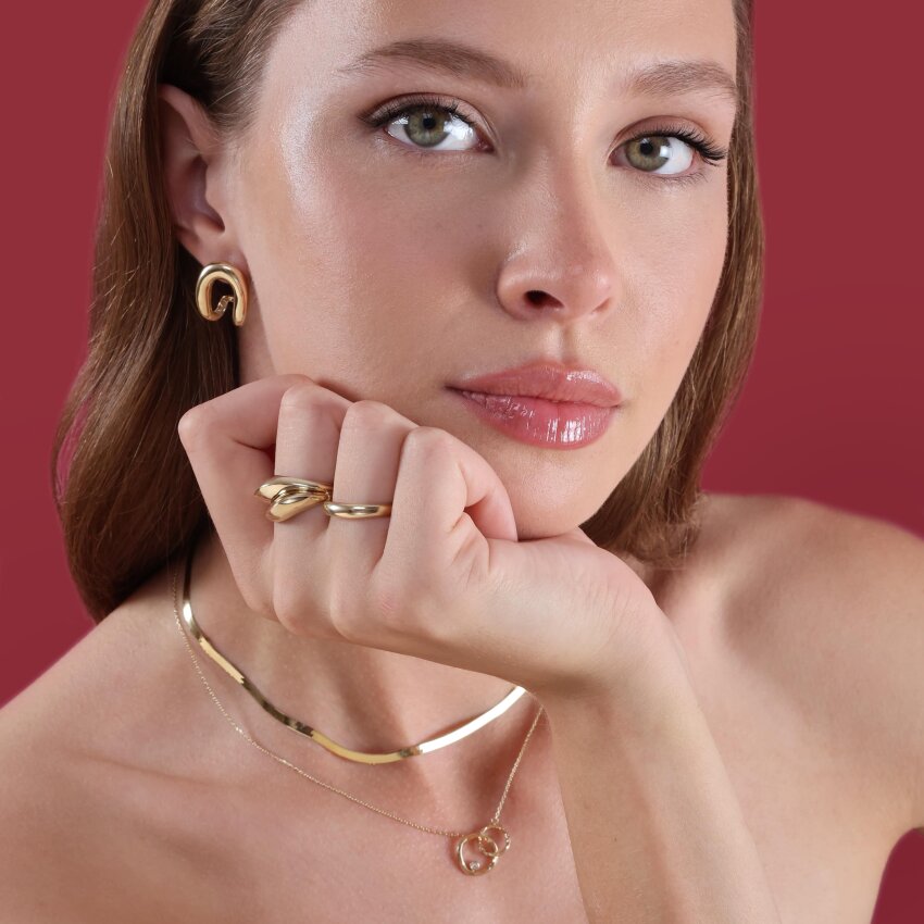 Zlatne naušnice Upečatljiva elegancija