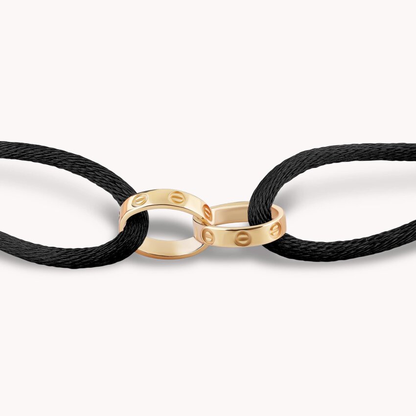 Zlatna narukvica elegantni detalj