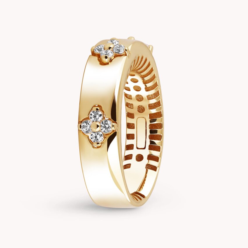 Zlatni prsten sjajni detalj