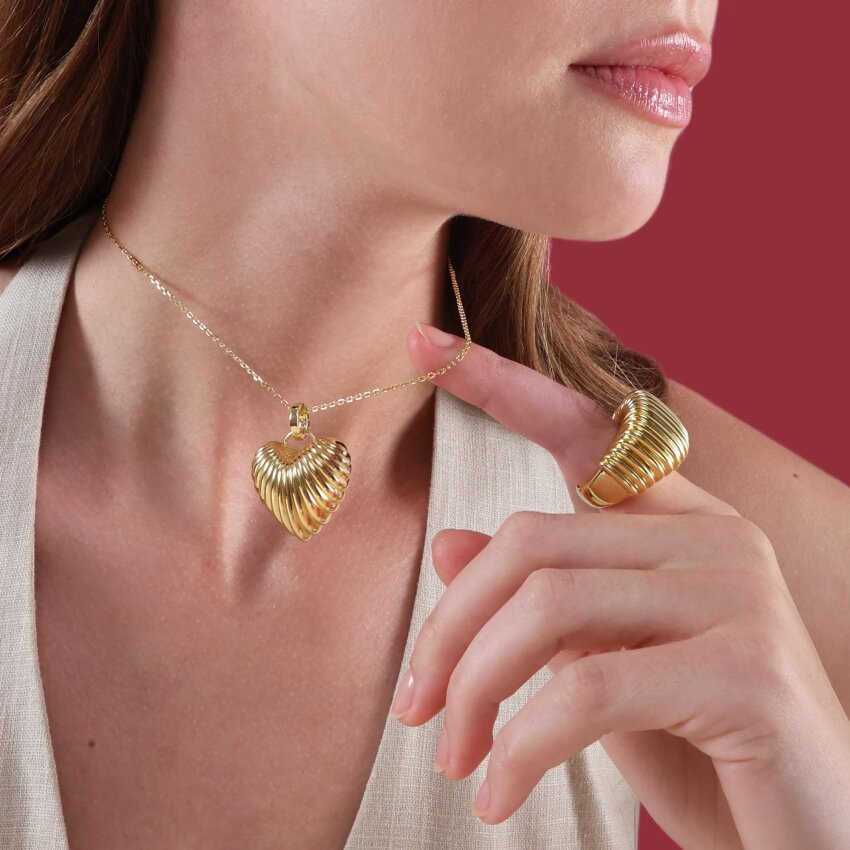 Srebrna ogrlica Srce s uzorkom pozlata