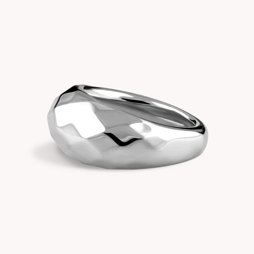 Srebrni prsten Odraz profinjenosti