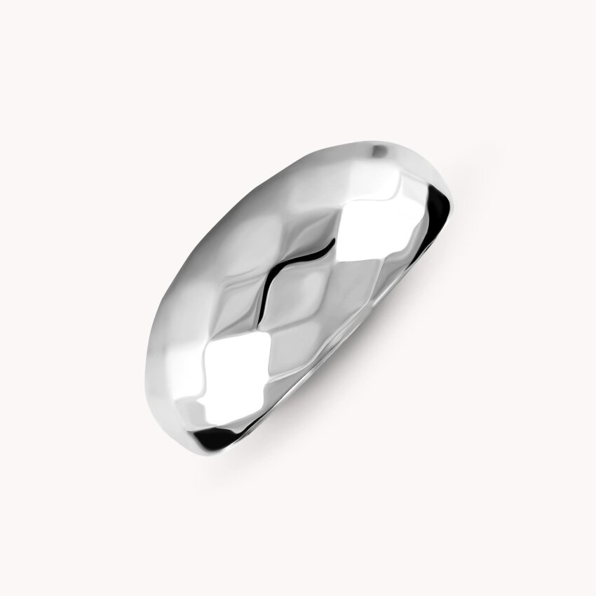 Srebrni prsten Odraz profinjenosti