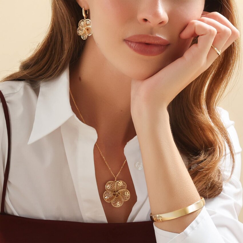 Zlatni privjesak Cvijet umjetnosti